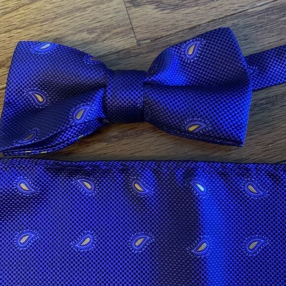 Men’s sapphire blue adjustable bow tie, pocket kerchief and cufflinks - Picture 4 of 8